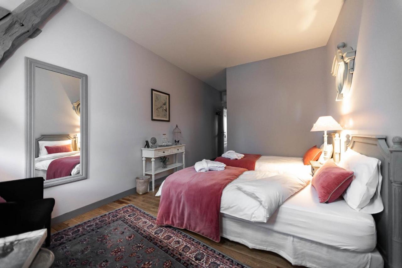 Twin Room with Shower