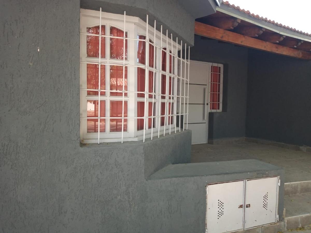 El Sarmiento M & L Mendoza - B&B