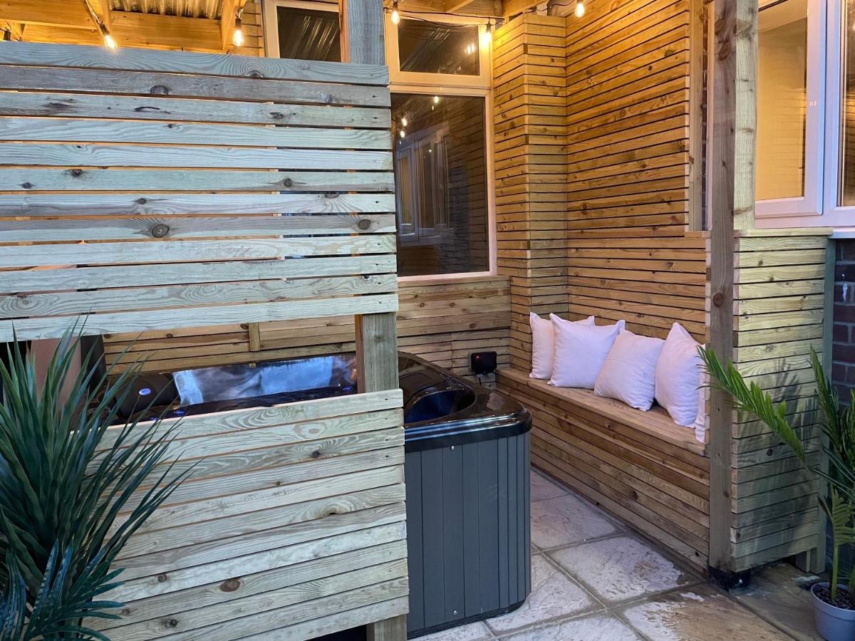Sea Glass Cottage - Luxury hotel style 3 bed with hot tub - Chambres d’hôtes