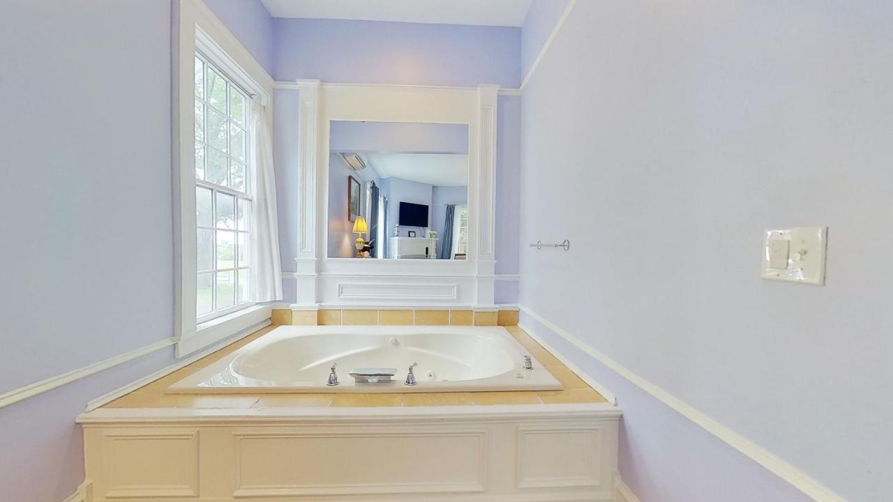 King Room with Spa Bath