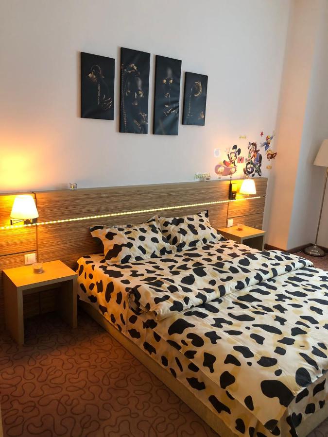 B&B Bucharest - YamaLux Apartments - Lakeside Apartment - RinGrand Residence - Bed and Breakfast Bucharest