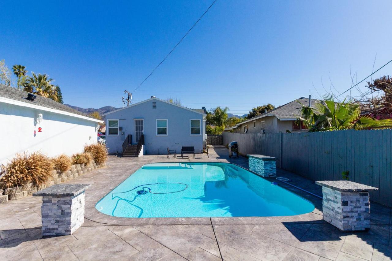 San Fernando Pool home + Large Private Guest House - B&B Saint Charles