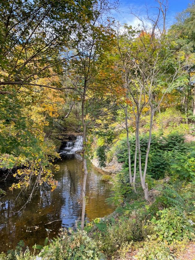 The Fallsview at Burdett Falls - B&B Burdett