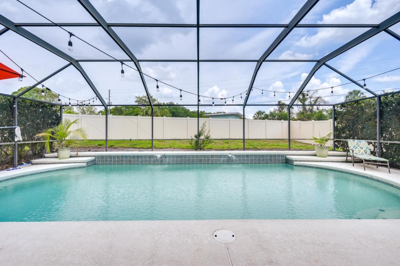 Contemporary Lutz Home Private Pool, Pet Friendly - B&B