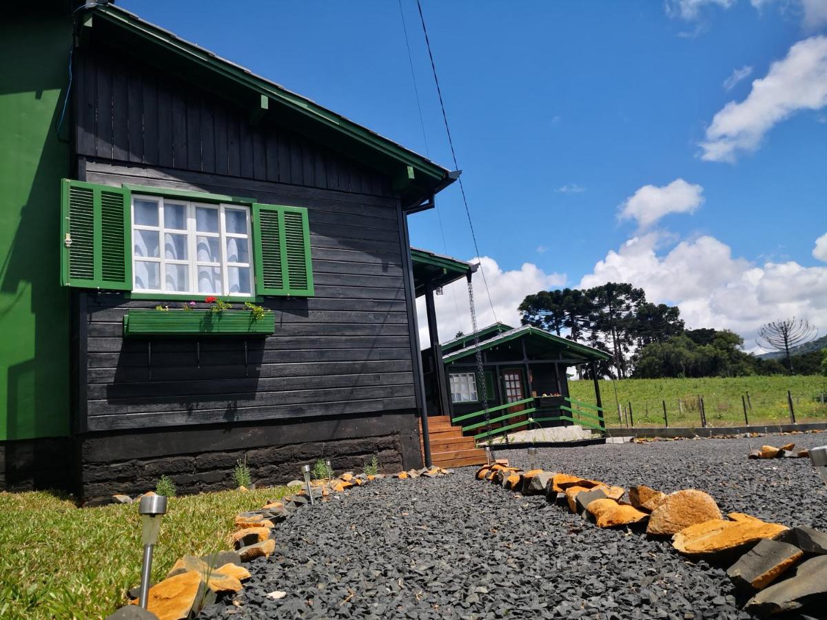 Estudio con vistas a las montañas