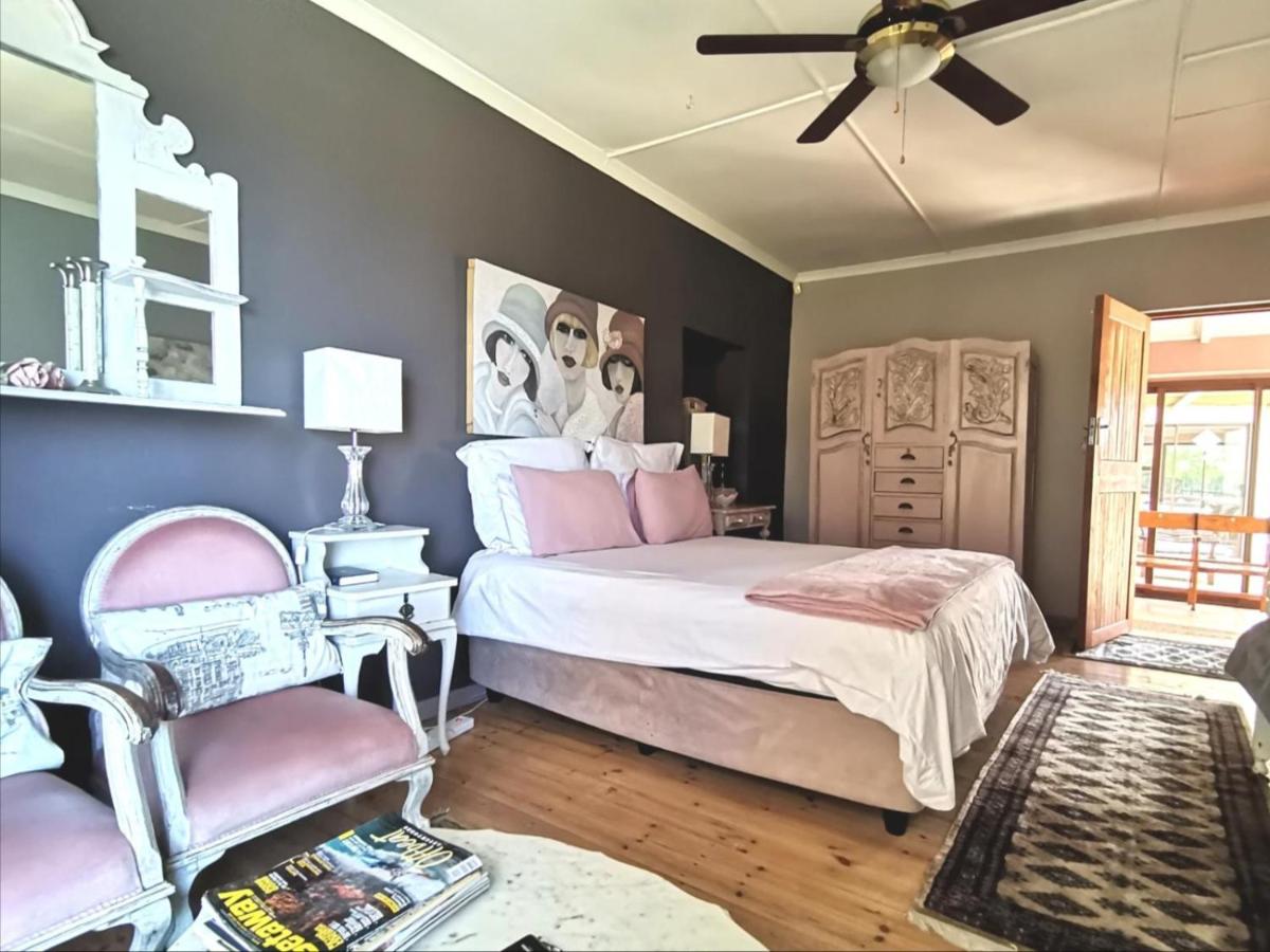 Deluxe Double Room with Side Sea View