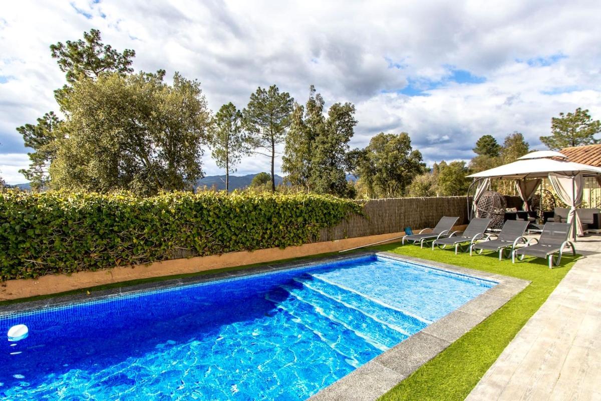 Catalunya Casas Unique Costa Brava Abode with train access to BCN - B&B