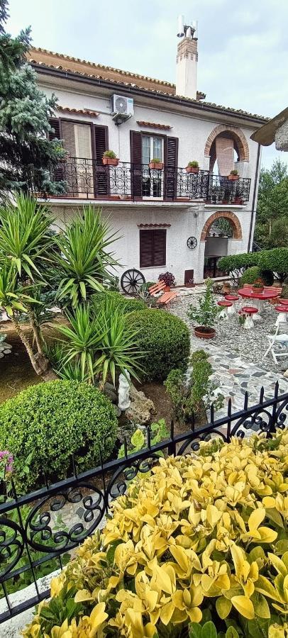 Casa nel verde !!! - B&B Falconara Albanese
