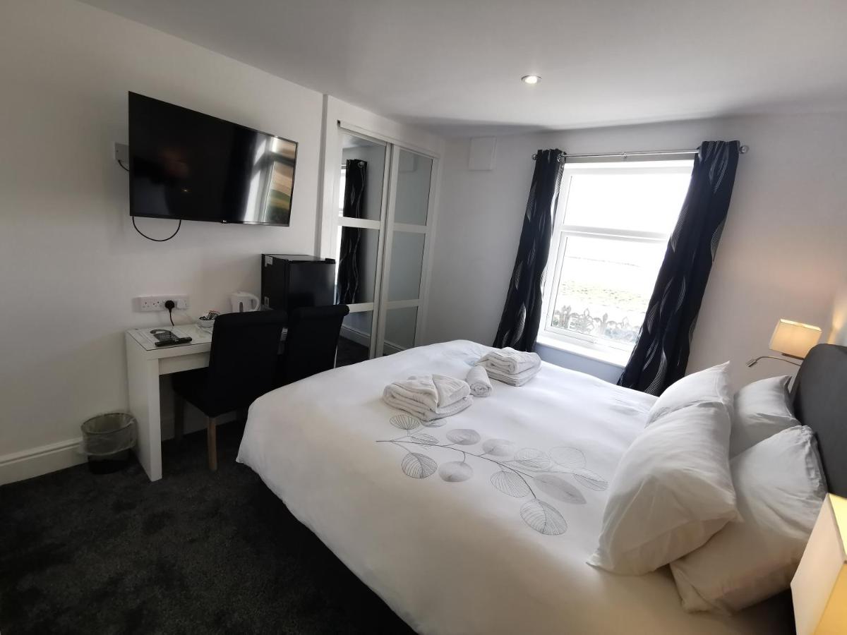 Superior Zimmer mit Kingsize-Bett und Meerblick