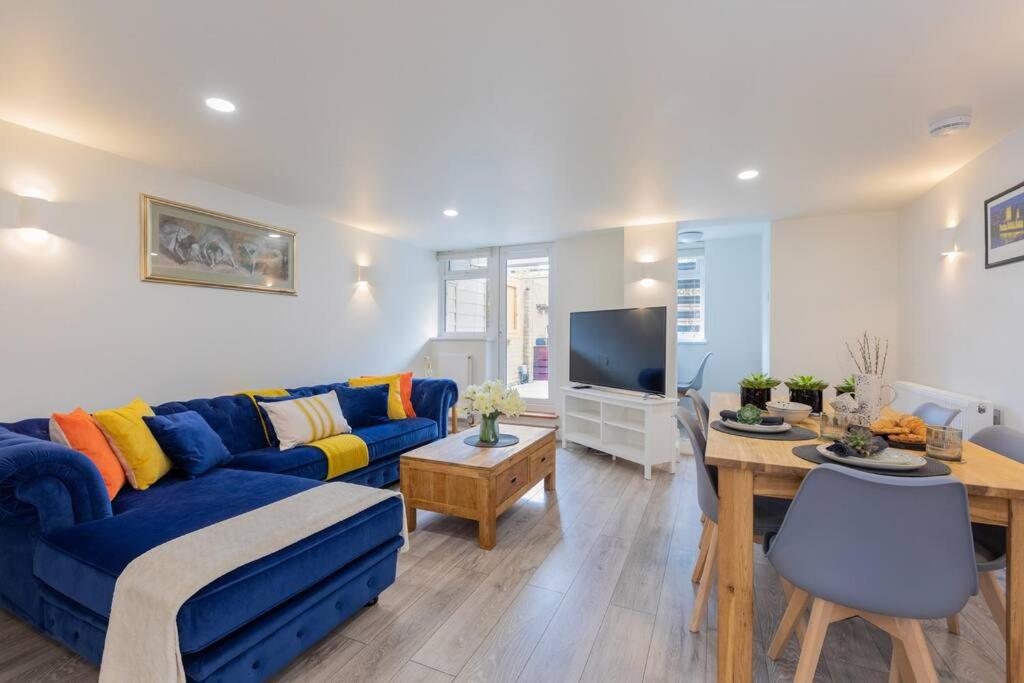 Central Windsor Modern Garden Flat, Walk 2 Sights - B&B