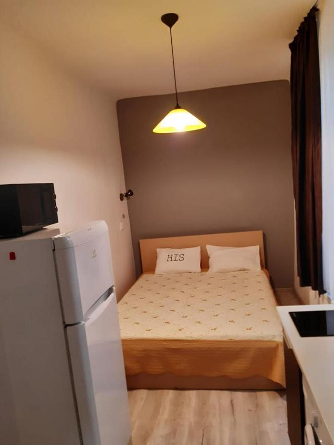 Deluxe Studio