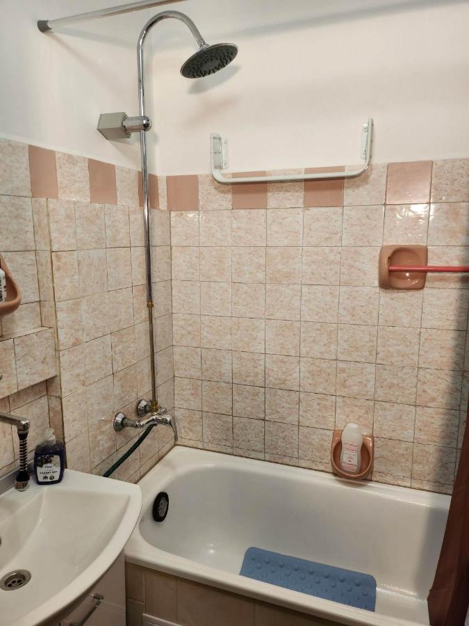 The First Atlas Arena Apartament - Chambres d’hôtes Łódź