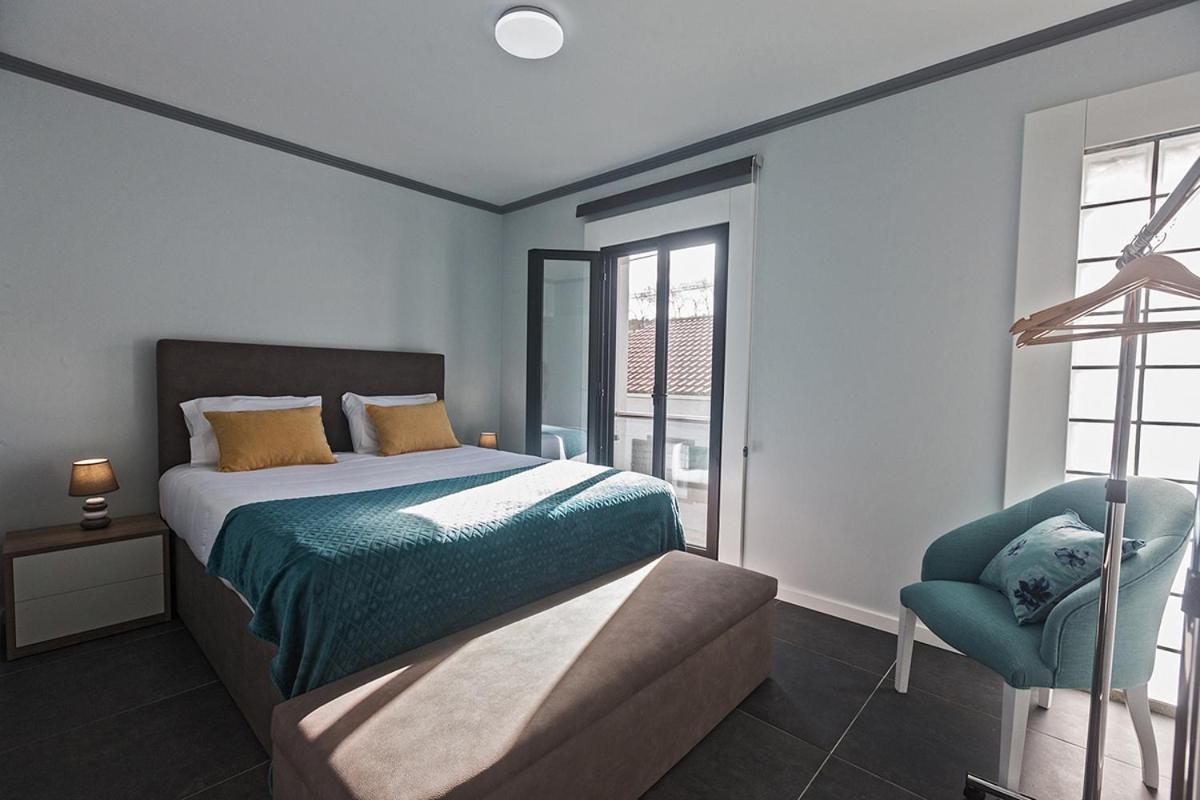 3-bedroom home in Capelas with AC, Heat & parking - B&B Ponta Delgada