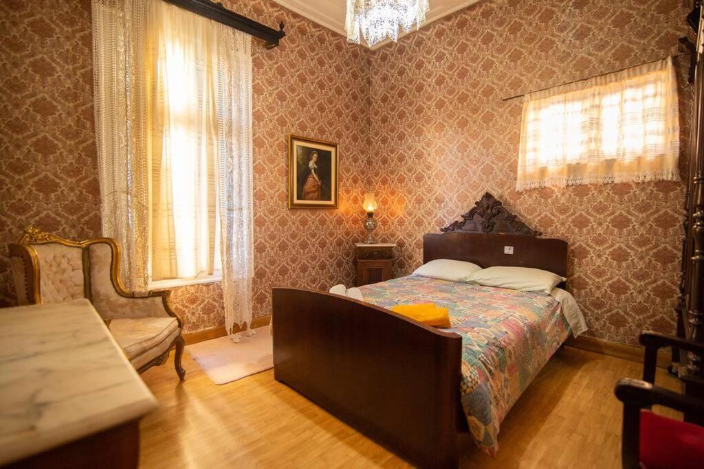 Mikos Mansion in the city center - Chambres d’hôtes