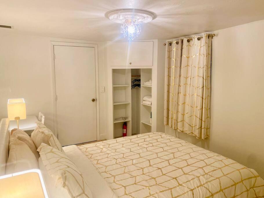 B&B Fort Lauderdale - PRIVATE Cozy Guest Suite Near Hard Rock Guitar - Bed and Breakfast Fort Lauderdale