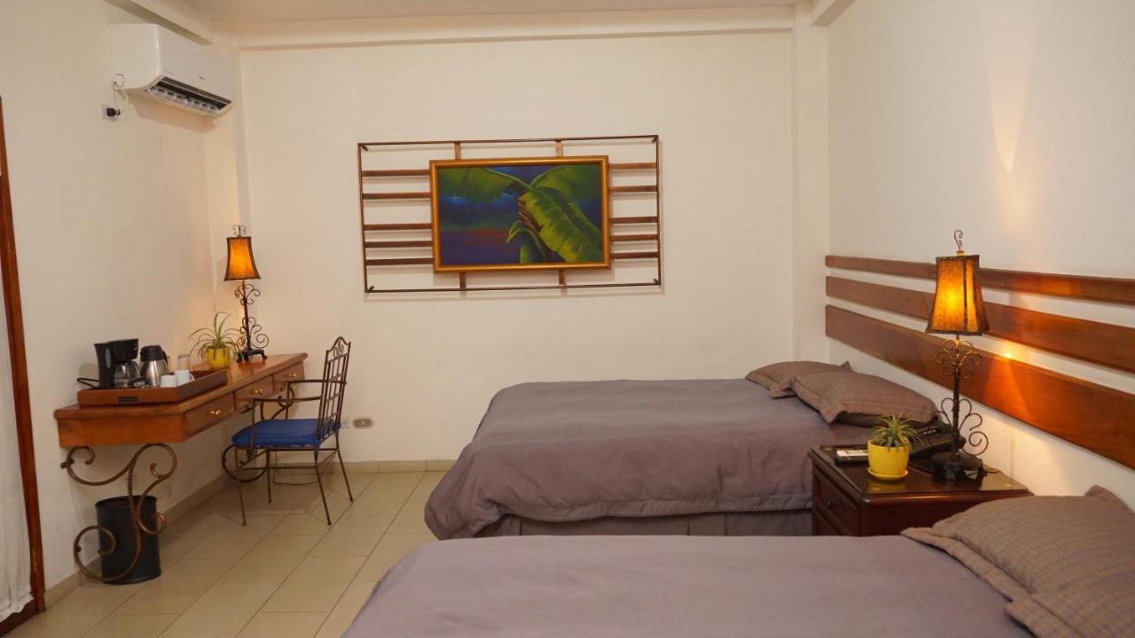 B&B San Pedro Sula - Hotel Casa del Arbol - Bed and Breakfast San Pedro Sula