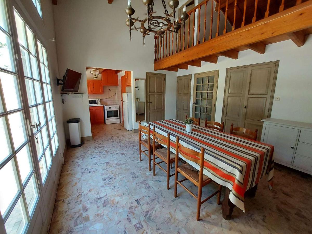 Maison de village spacieuse à 70m de la plage, 200m des commerces, grande terrasse, 10 couchages - FR-1-423-273 - Bed and Breakfast