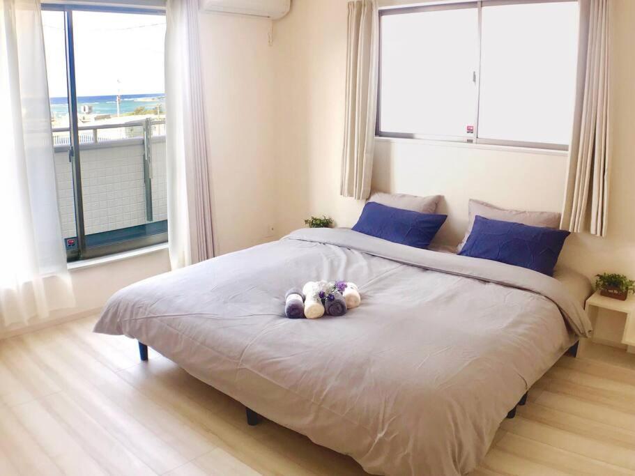 ZZOKIAI Premier Ou奥武壹号B棟 奥武岛上能看见海的新建一户建 走到海滩只有1分钟 walk to beach only 1 minute - B&B Shikenbaru