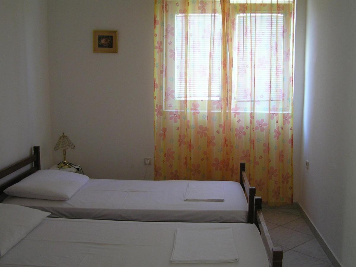 Apartment mit Balkon