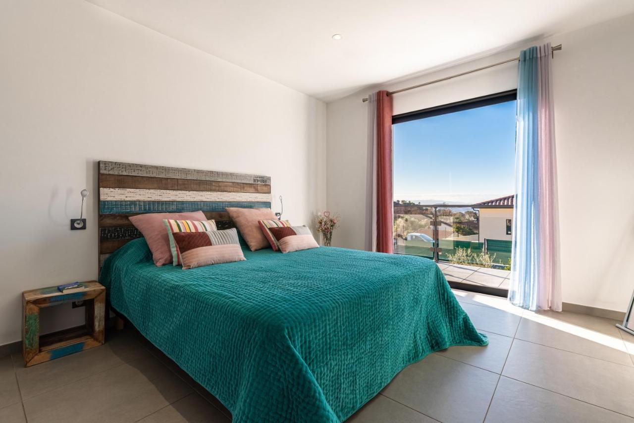 Afa, proche d Ajaccio, Magnifique Villa 4 pers avec Piscine privée et vue montagne - Chambres d'hôtes Afa