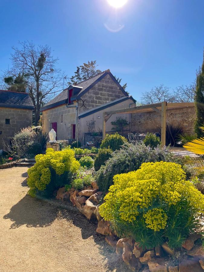 B&B Brigné - Maison de campagne, Gîte rouge - Bed and Breakfast Brigné