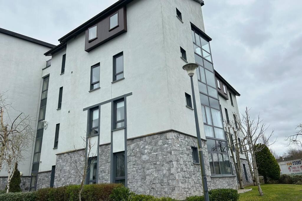 Entire Apartment , Centre Carrick-On-Shannon - B&B