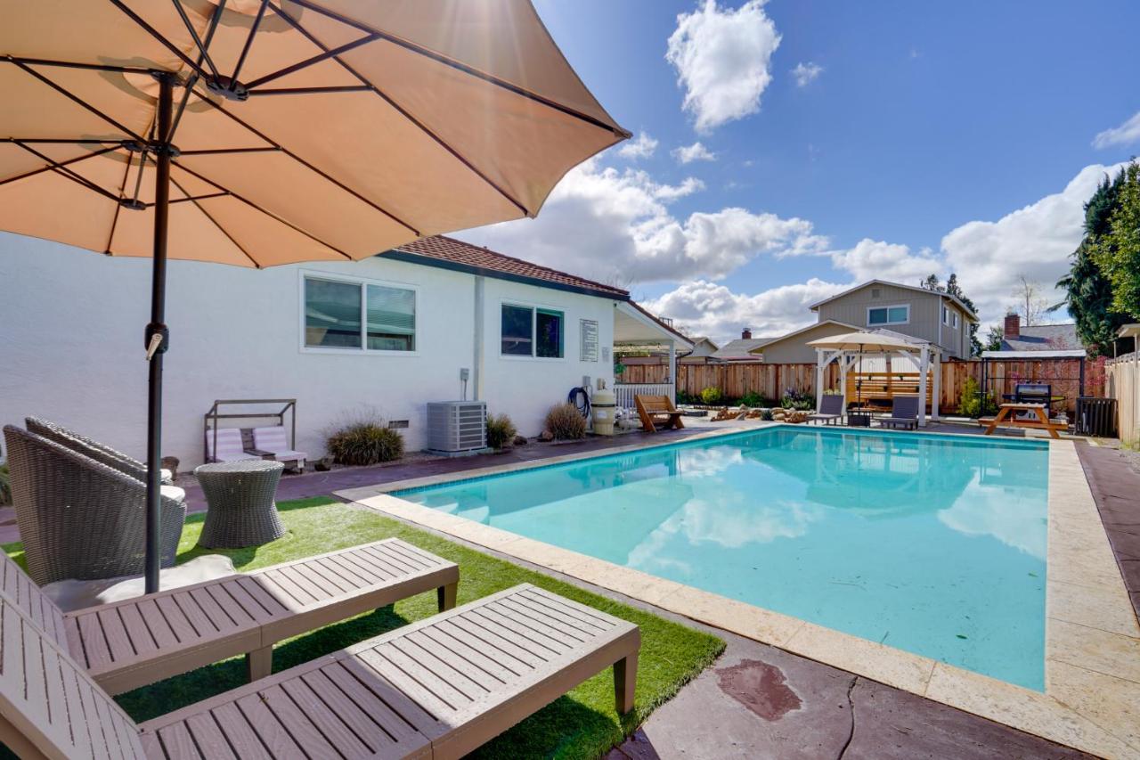 B&B Livermore - Sun-Soaked Livermore Gem with Patio and Fire Pit! - Bed and Breakfast Livermore