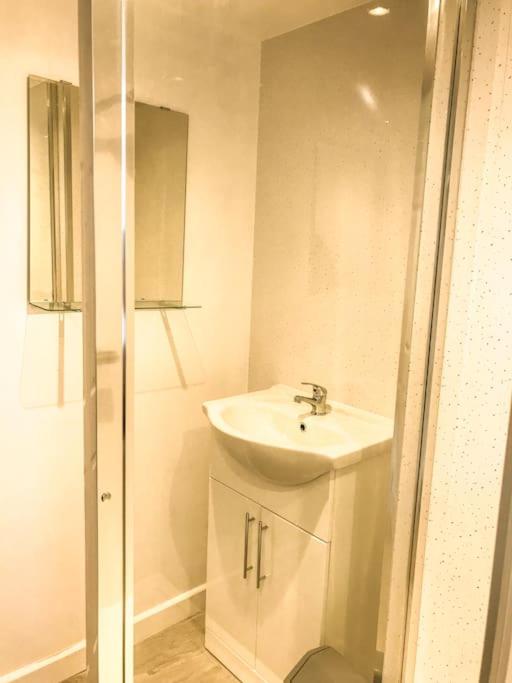 Badgers Sett 2 Bedroom sleeps 4, The New Inn Viney Hill, Forest of Dean - Chambres d'hôtes Blakeney
