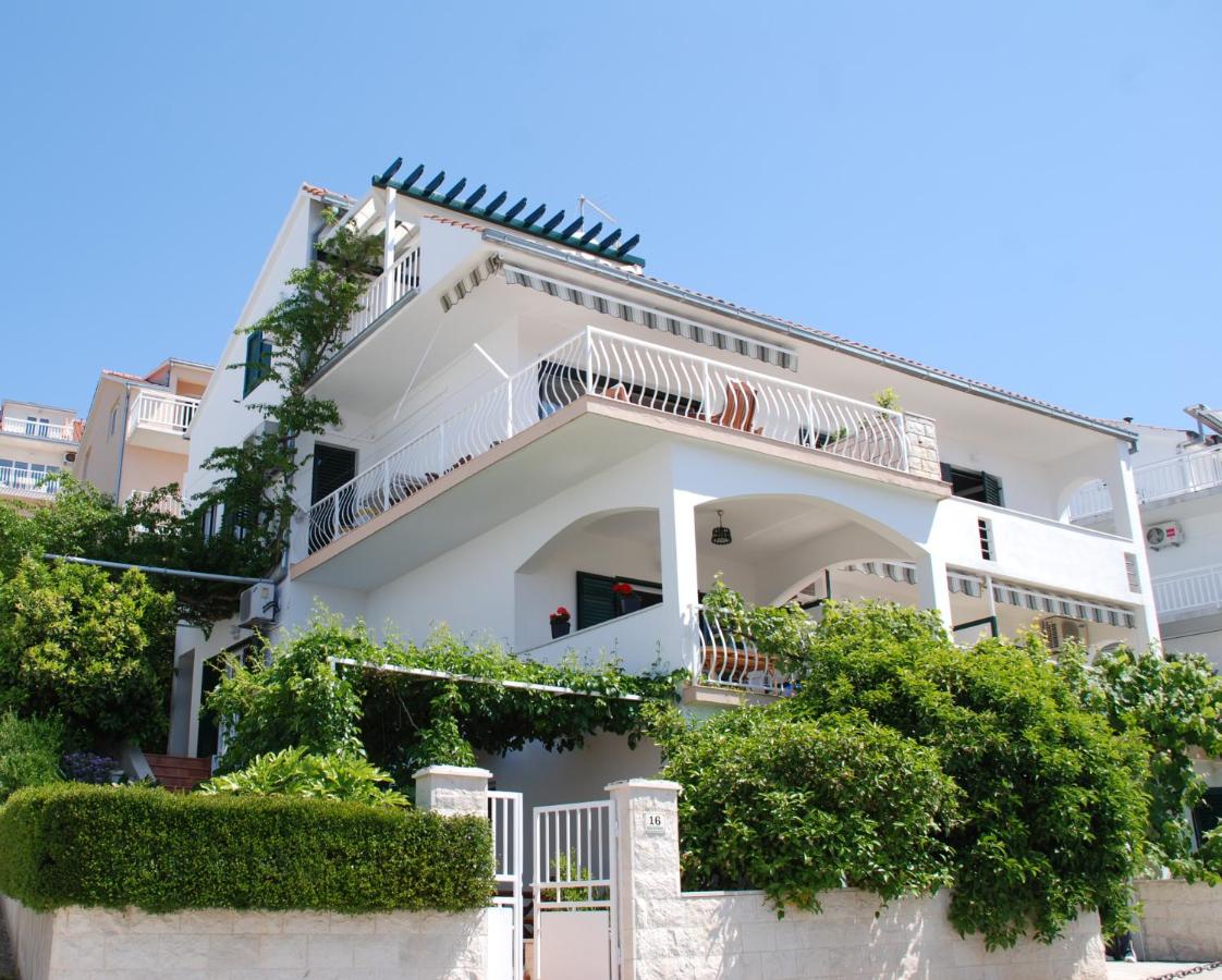 Apartmani Marinka Viskovic - Ferienwohnung Hvar