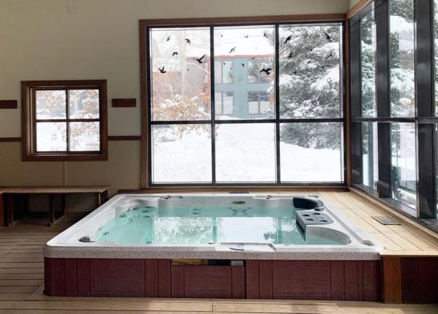 Telluride Lodge 526 - A True Mountain Retreat In Beautiful Telluride Town, condo - B&B
