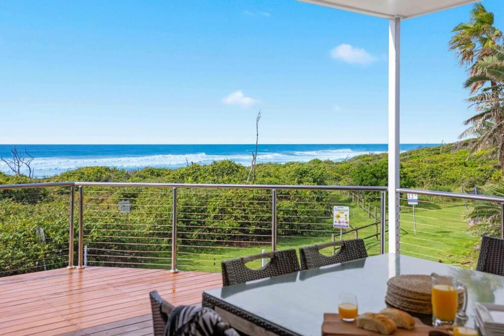 B&B Lake Cathie - The Vibe Beach House - direct beach access, spa - Bed and Breakfast Lake Cathie