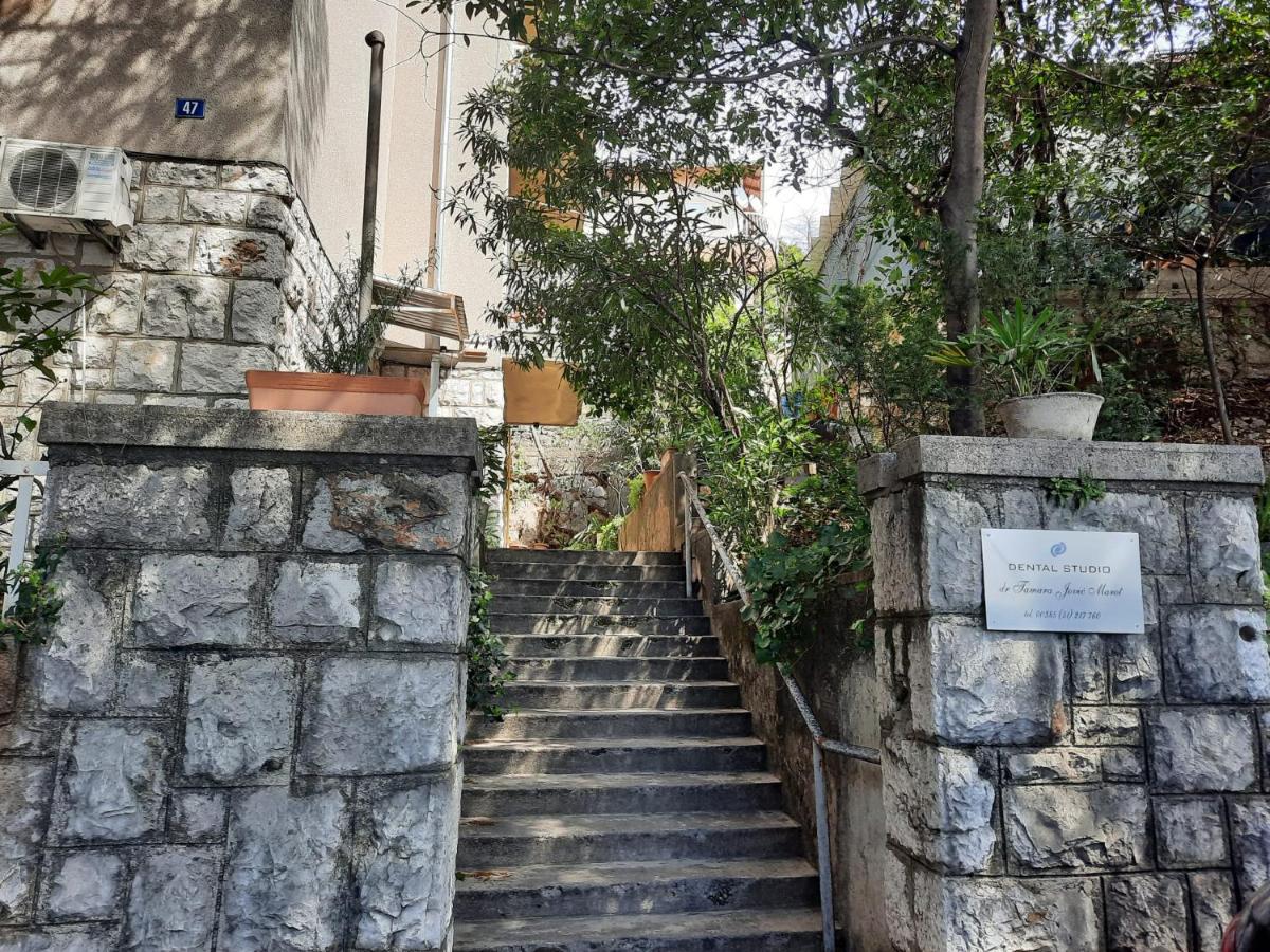 Sweet Retro Apartment - Chambres d’hôtes Rijeka