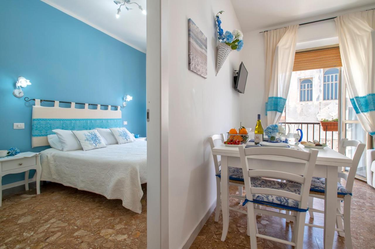Appartamento con 1 Camera da Letto e Vista Mare Laterale - 2° Piano