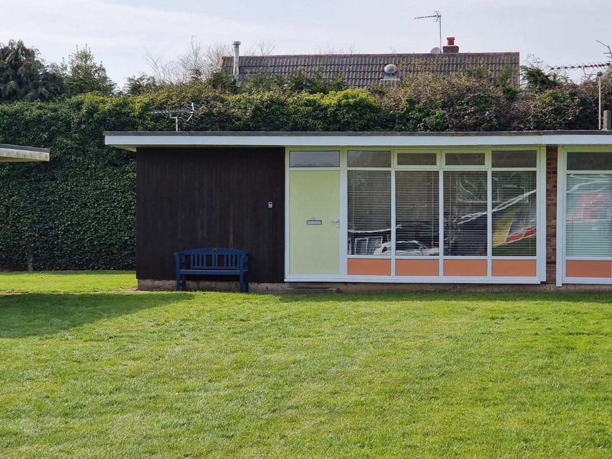 170 Broadside Holiday Chalet near Broads & Beaches - B&B