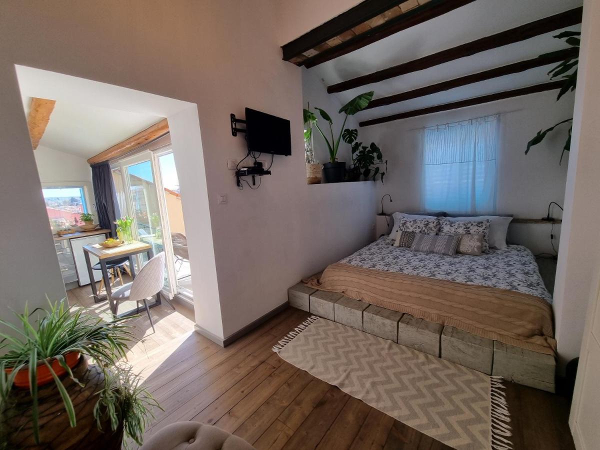 Studio mit Terrasse
