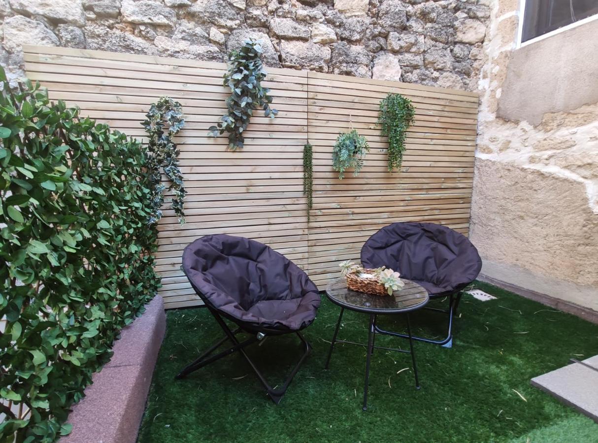Chez Léon - Clim' & Patio - Appart Loupian Centre - Bed and Breakfast Loupian
