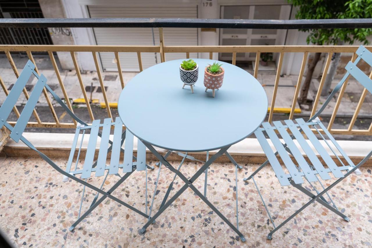 Amalthia Apartment Piraeus - B&B