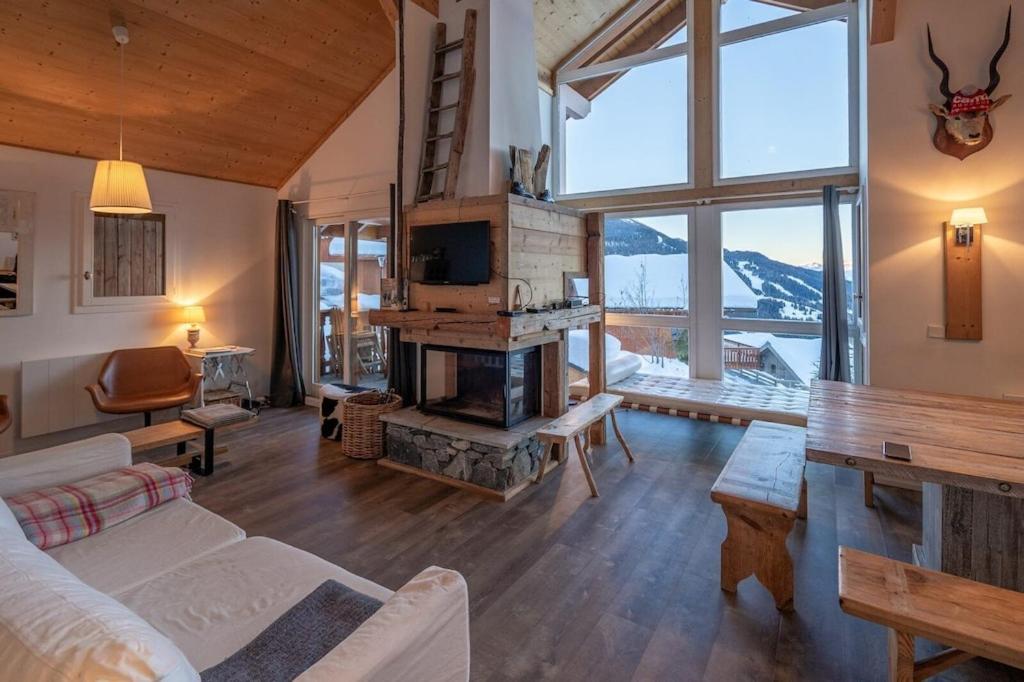 B&B Landry - L'ourse et L'ange - Luxury chalet (8p). 3 bedrooms, 2 bathrooms and a loft. In the centre of Vallandry, with ski-in & out - Bed and Breakfast Landry