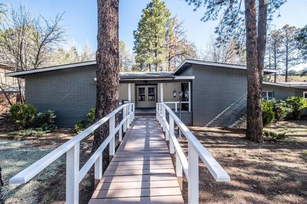 Modern Boho - Hot Tub - 9 min to Downtown - Chambres d’hôtes Flagstaff