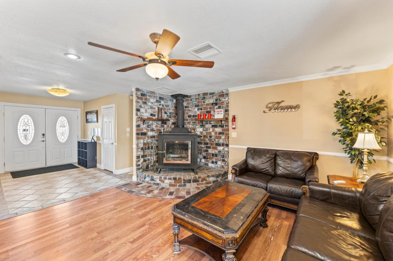 Spacious Desert Getaway! - Bed and Breakfast Henderson