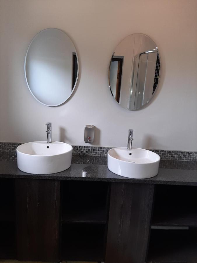 Familienzimmer mit Dusche