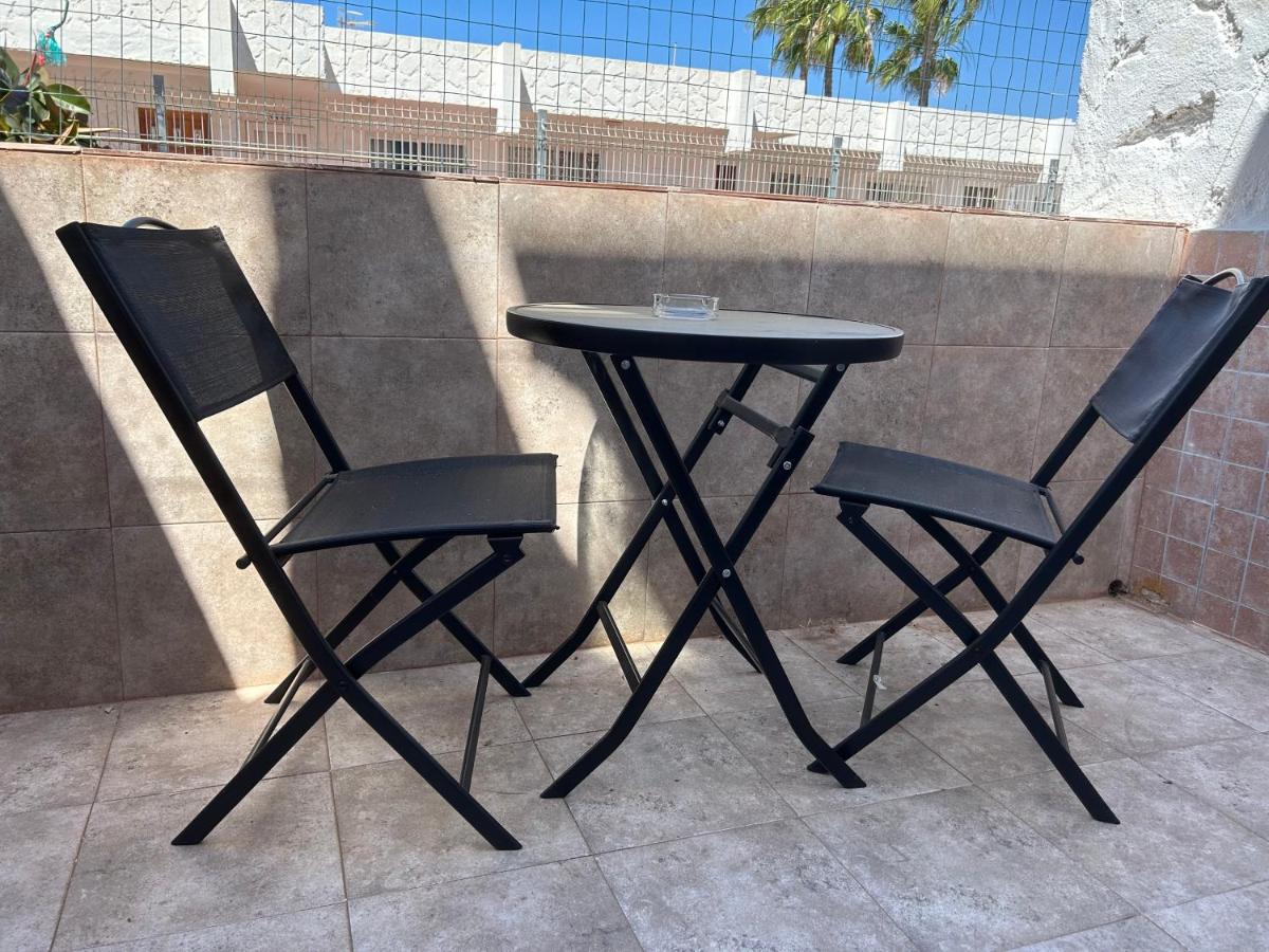 Practical and cozy apartment in southern Arona - B&B Arona