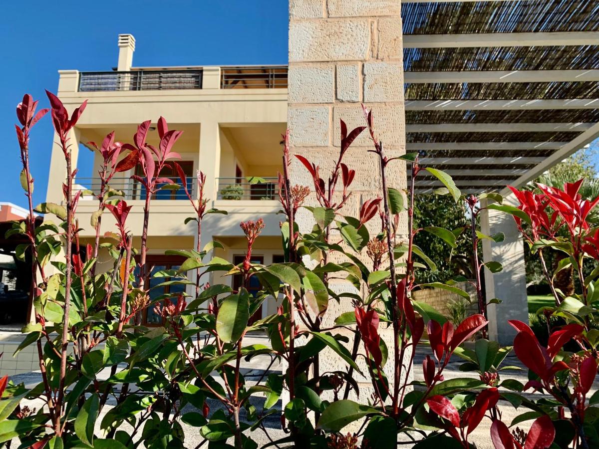 Aggelos and Thisbe Chania Suburbs Sea View Guest House - B&B Chionáto