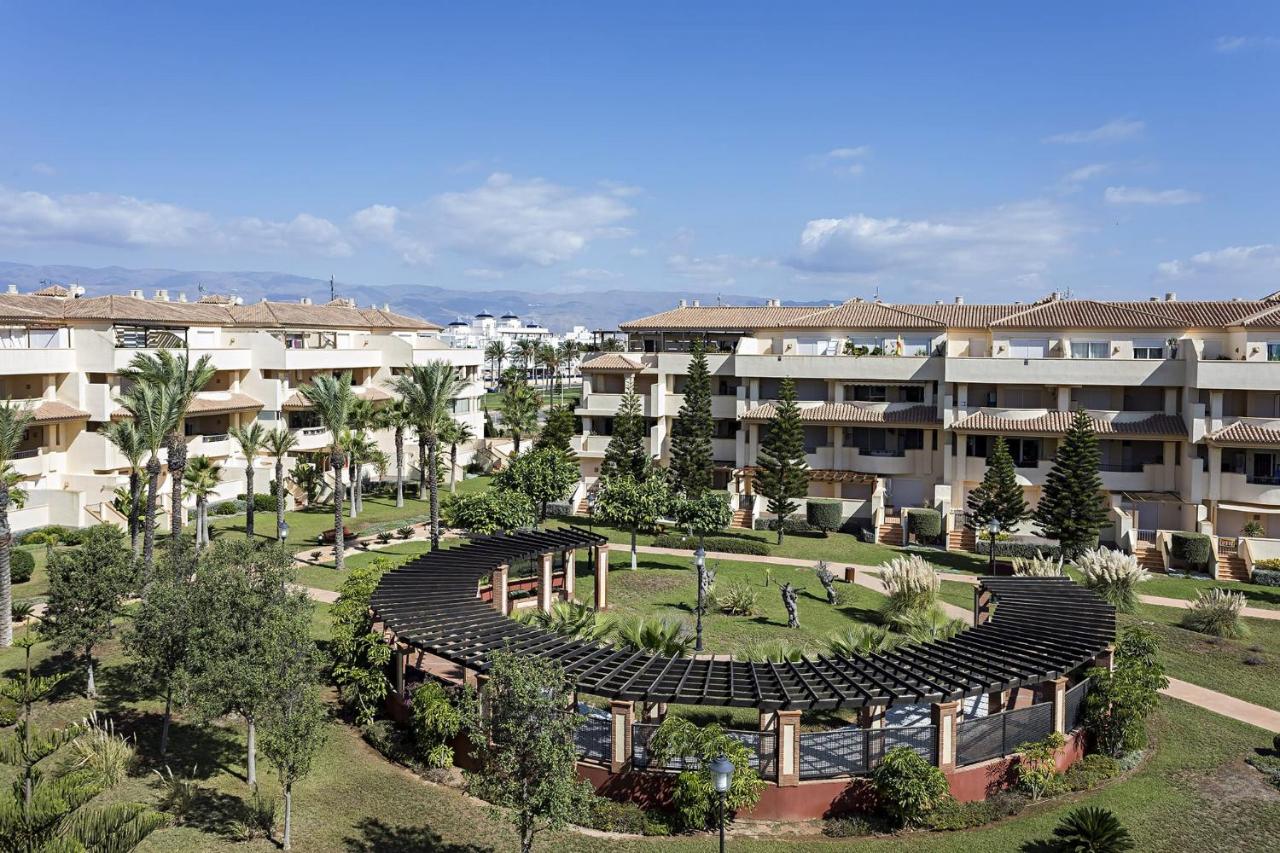 Apartamento LUXURY en ROQUETAS DE MAR - PLAYA SERENA Urbanización VILLA ROMANA - B&B Roquetas de Mar