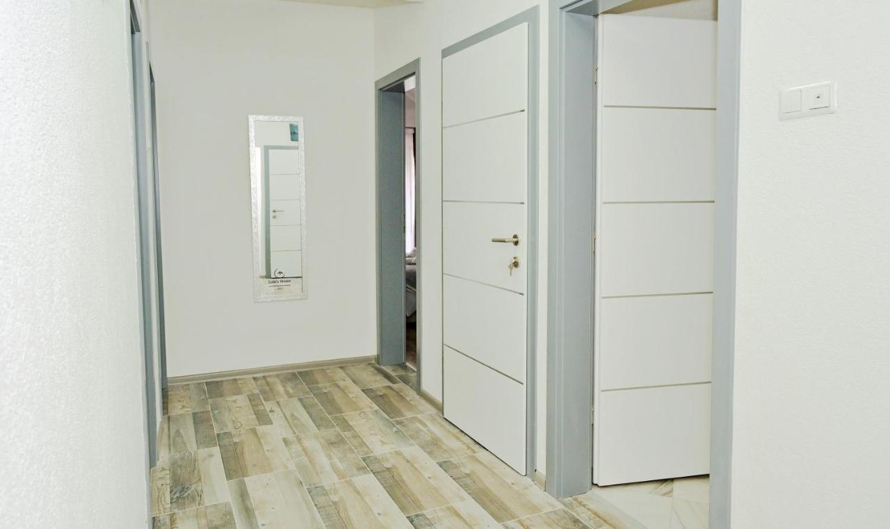 Apartment mit Balkon