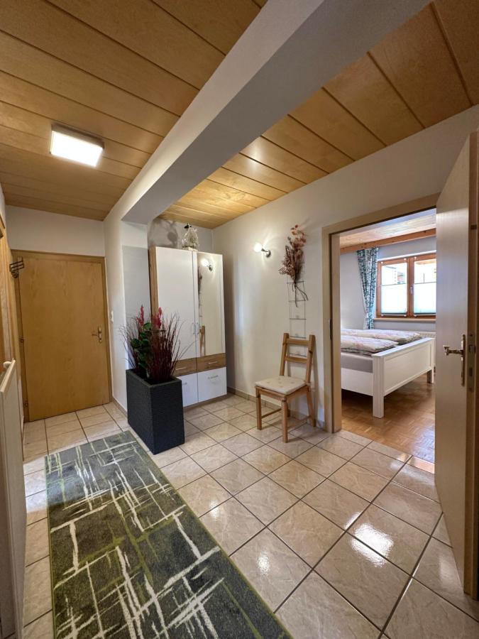 One-Bedroom Apartment with Shower