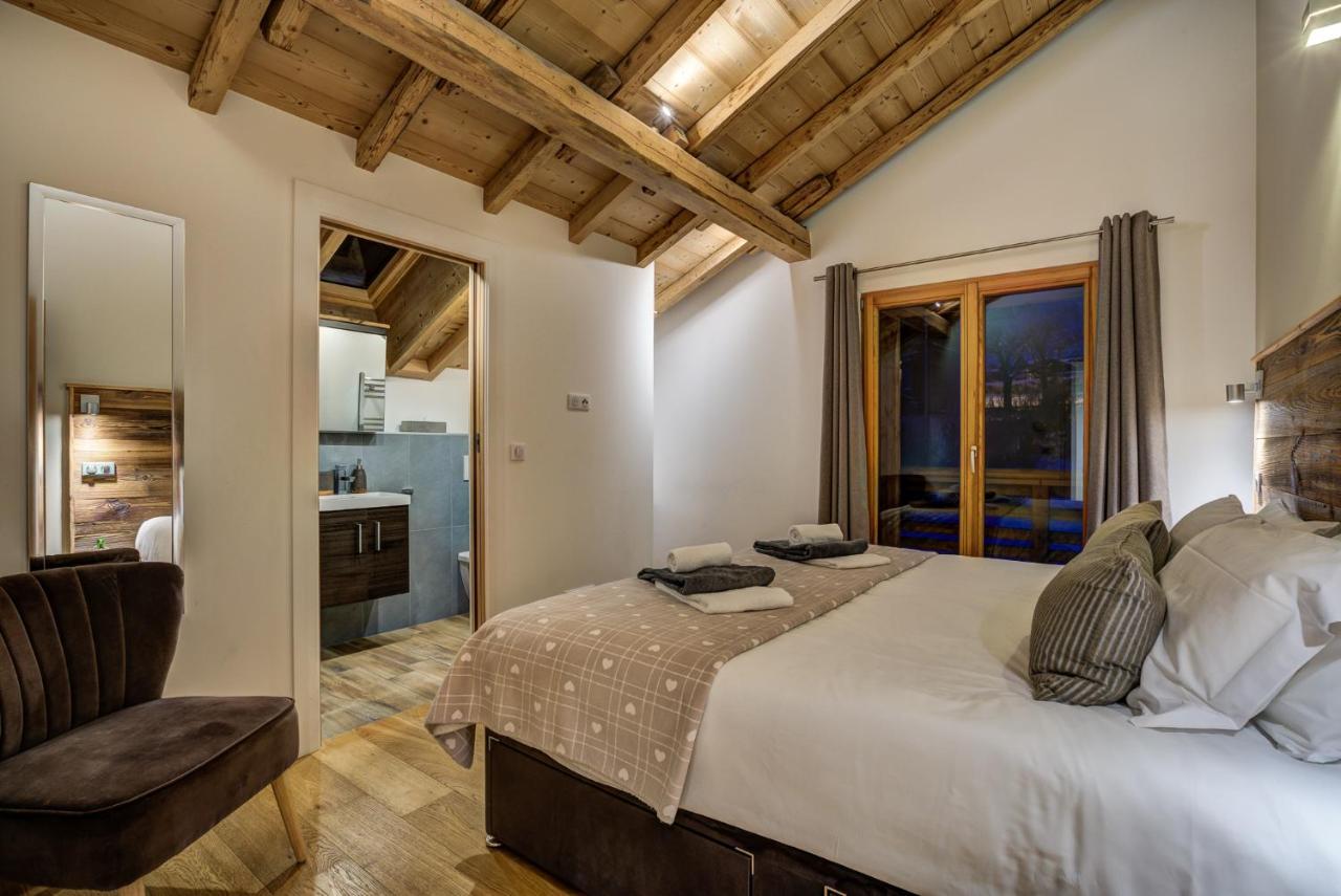Double or Twin Room with Private Bathroom