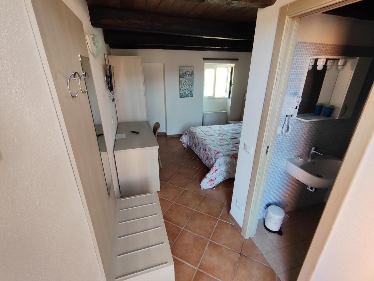 Camera Matrimoniale/Doppia con Letti Singoli con Bagno Privato