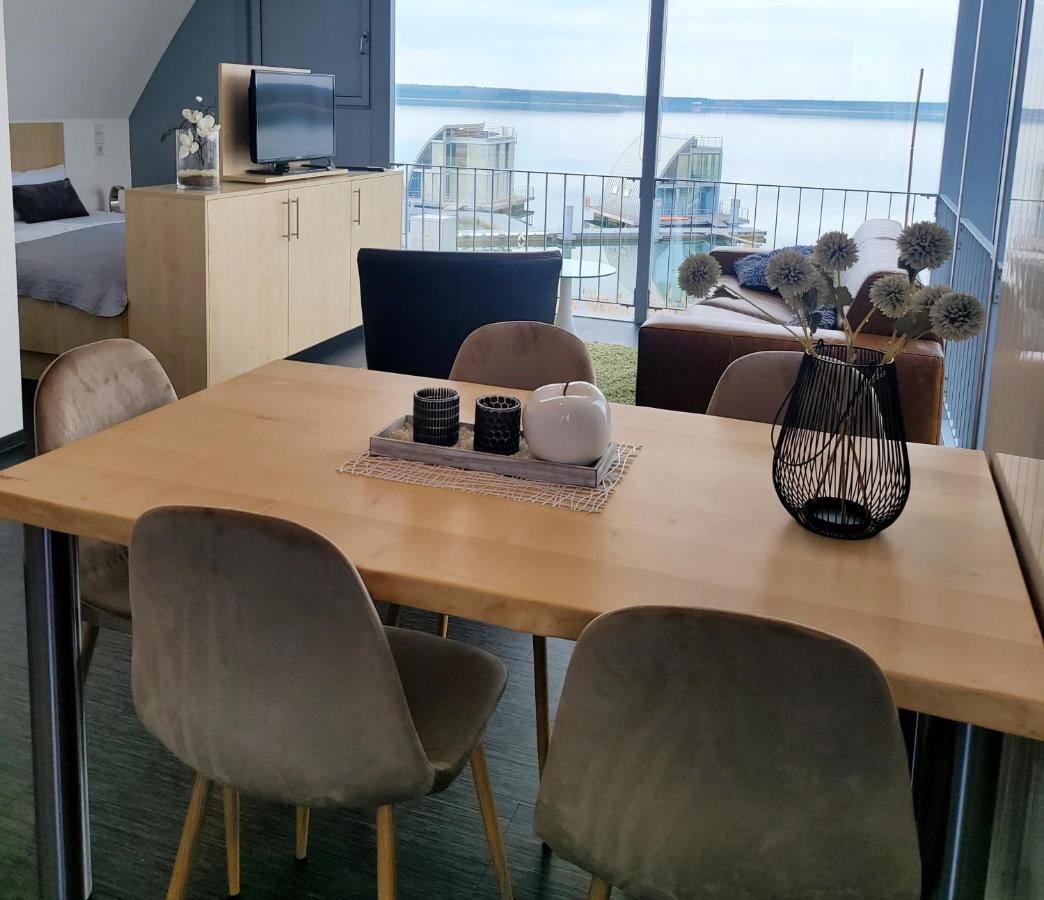 Apartamento con vistas al mar y terraza