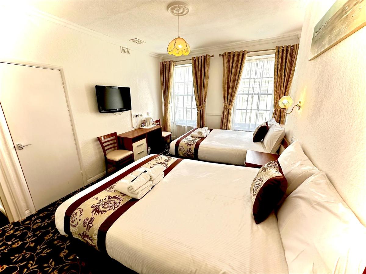 Family Room (4 Adults)